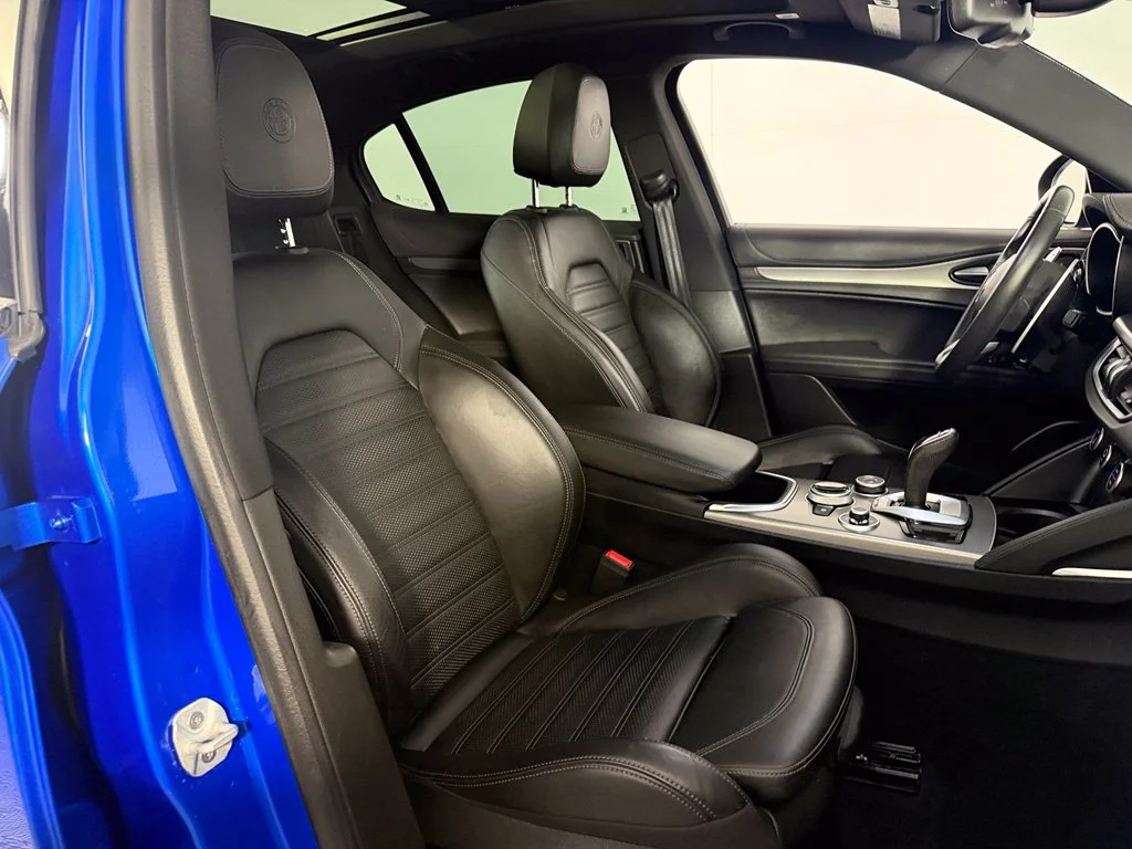 Used 2023  Alfa Romeo Veloce image 33