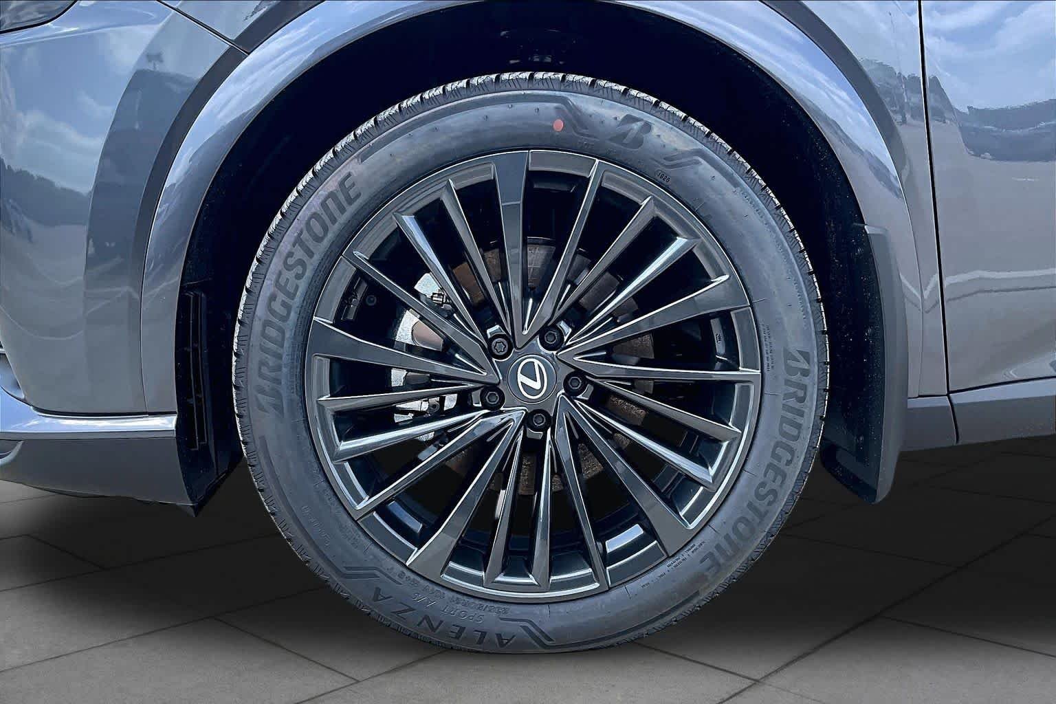 New 2026 Cloudburst Gray Lexus PREMIUM image 21