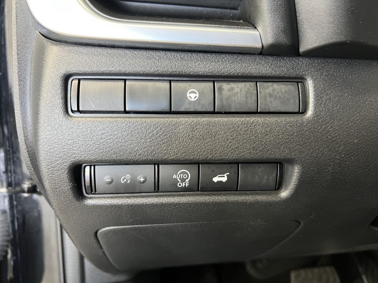 2025 Nissan Rogue SV - Photo 14