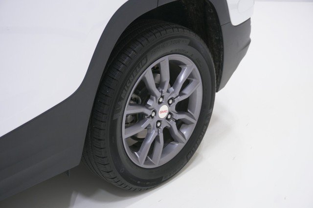 Used 2024 WHITE GMC SLT image 12