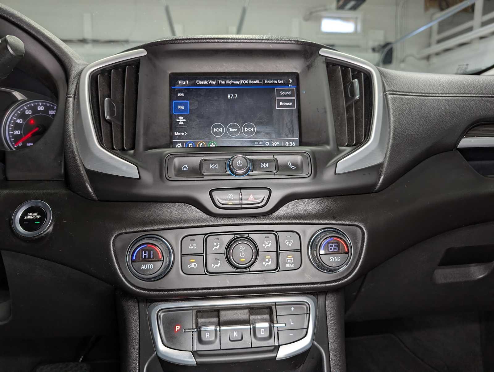 Used 2022 Ebony Twilight Metallic GMC SLE image 33