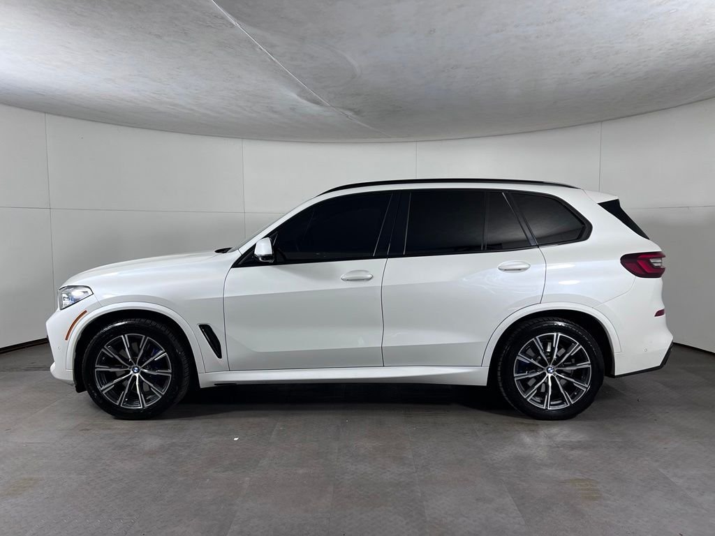 Used 2021 White BMW xDrive40i image 2