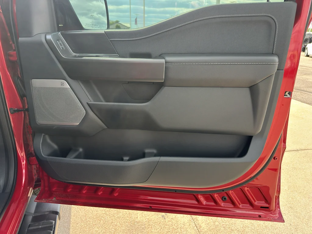 New 2025 Rapid Red Metallic Tinted Clearcoat Ford Lariat® image 31