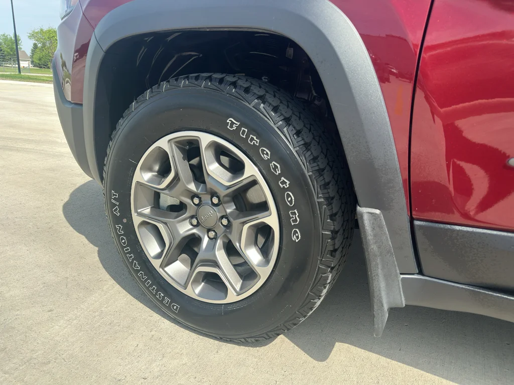 Used 2021 Velvet Red Pearlcoat Jeep Trailhawk image 9
