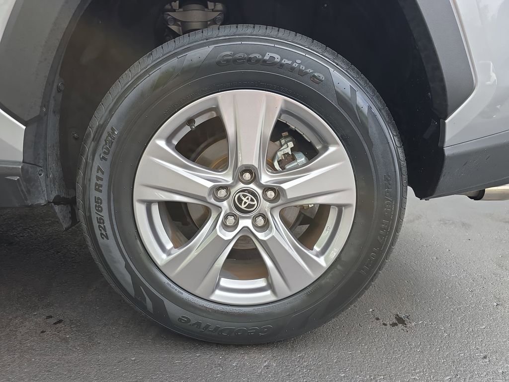 Certified Used 2025 Silver Toyota XLE image 35