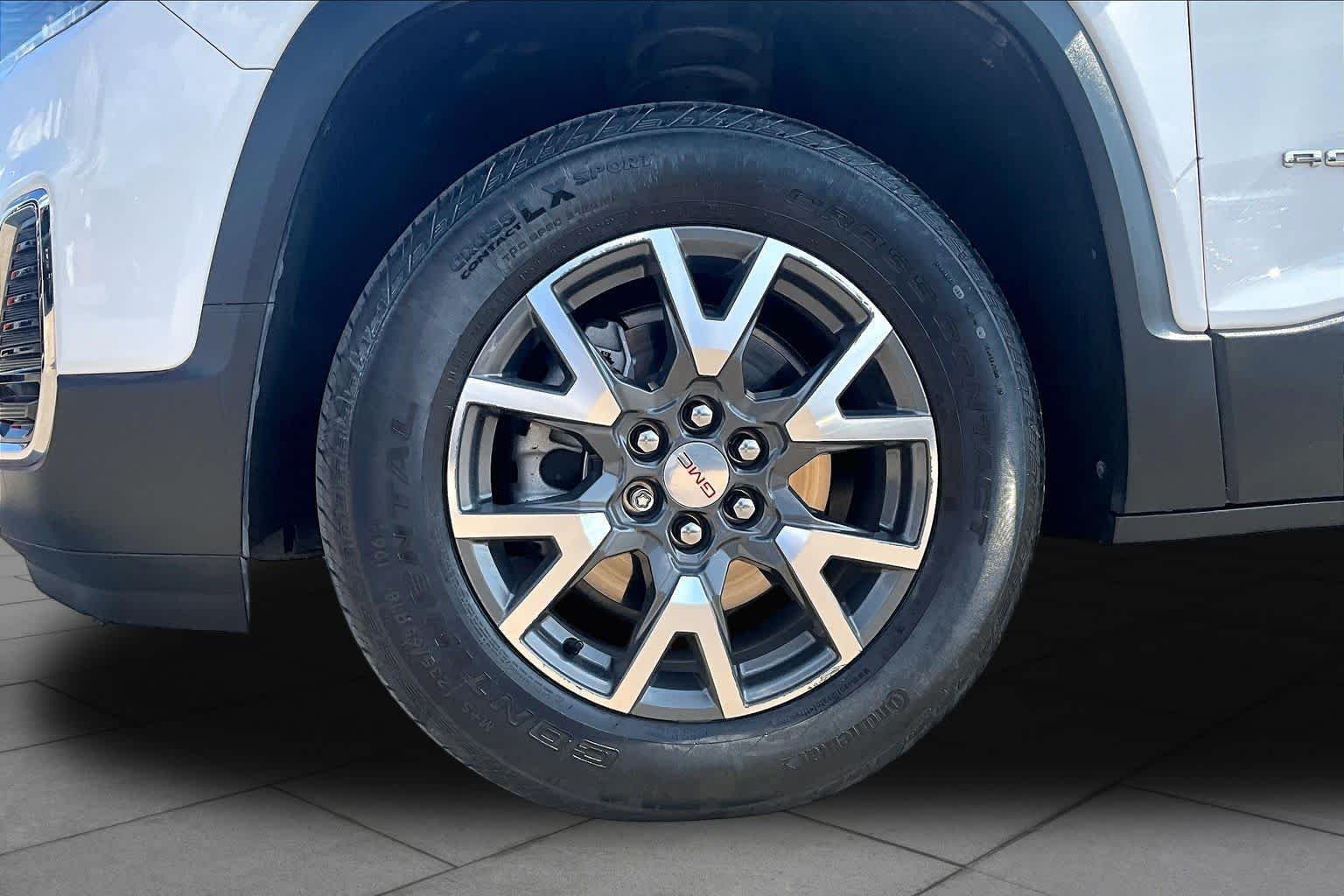 Used 2023 Summit White GMC SLE image 11