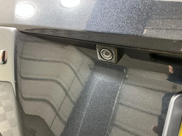 Used 2018 Gray Subaru 2.5i Premium image 9