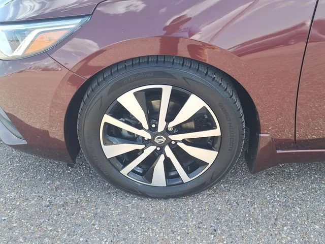 Used 2022 Red Nissan SV image 15