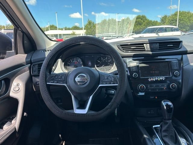 Used 2020 Black Nissan S image 19