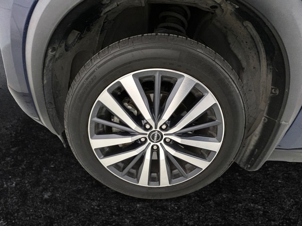 Used 2022 Blue Nissan Platinum image 27