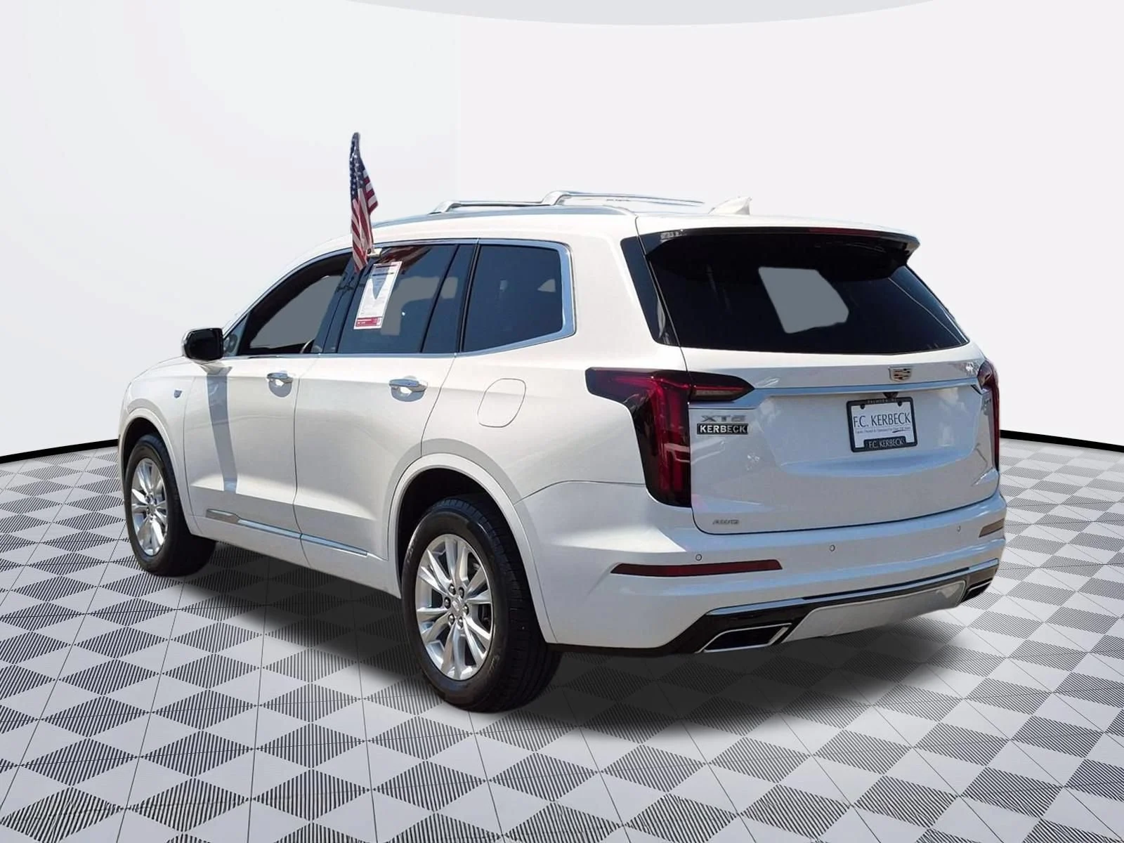 Used 2024 Crystal White Tricoat Cadillac AWD Luxury image 5