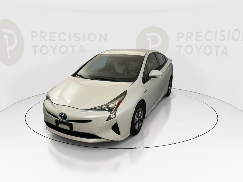 Used 2016 Blizzard Pearl Toyota Three image 8