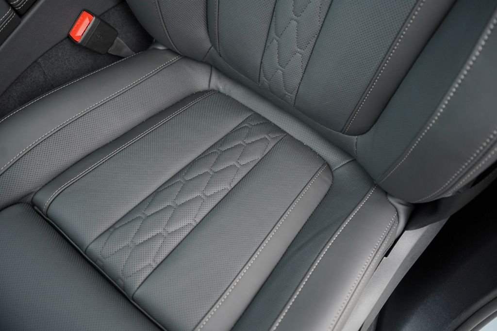 New 2026 Brooklyn Grey Metallic BMW M60i image 10