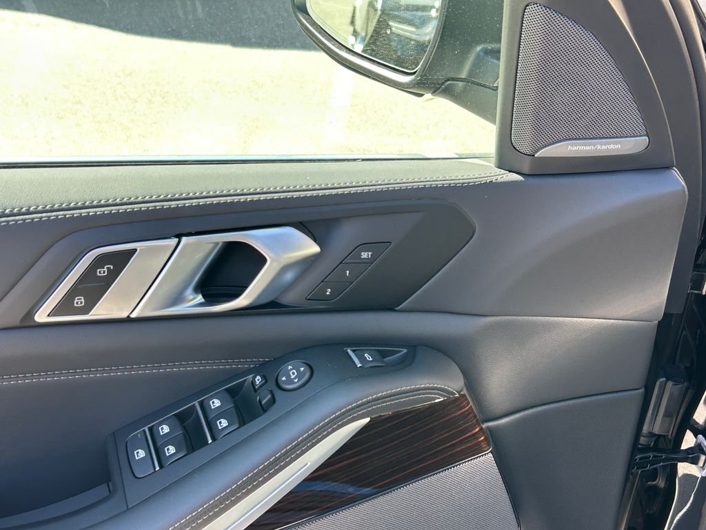 New 2026 Black Sapphire Metallic BMW xDrive40i image 12