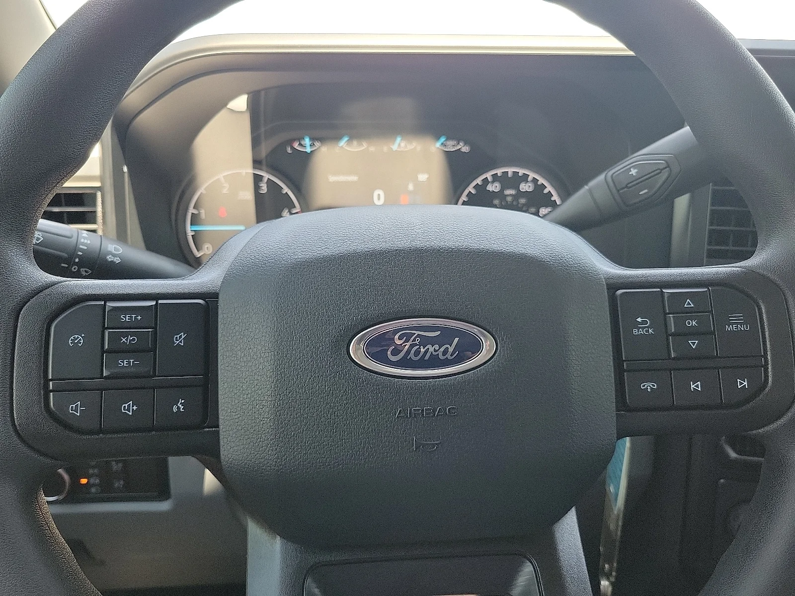 New 2025 Oxford White Ford F-250&reg; XL image 17
