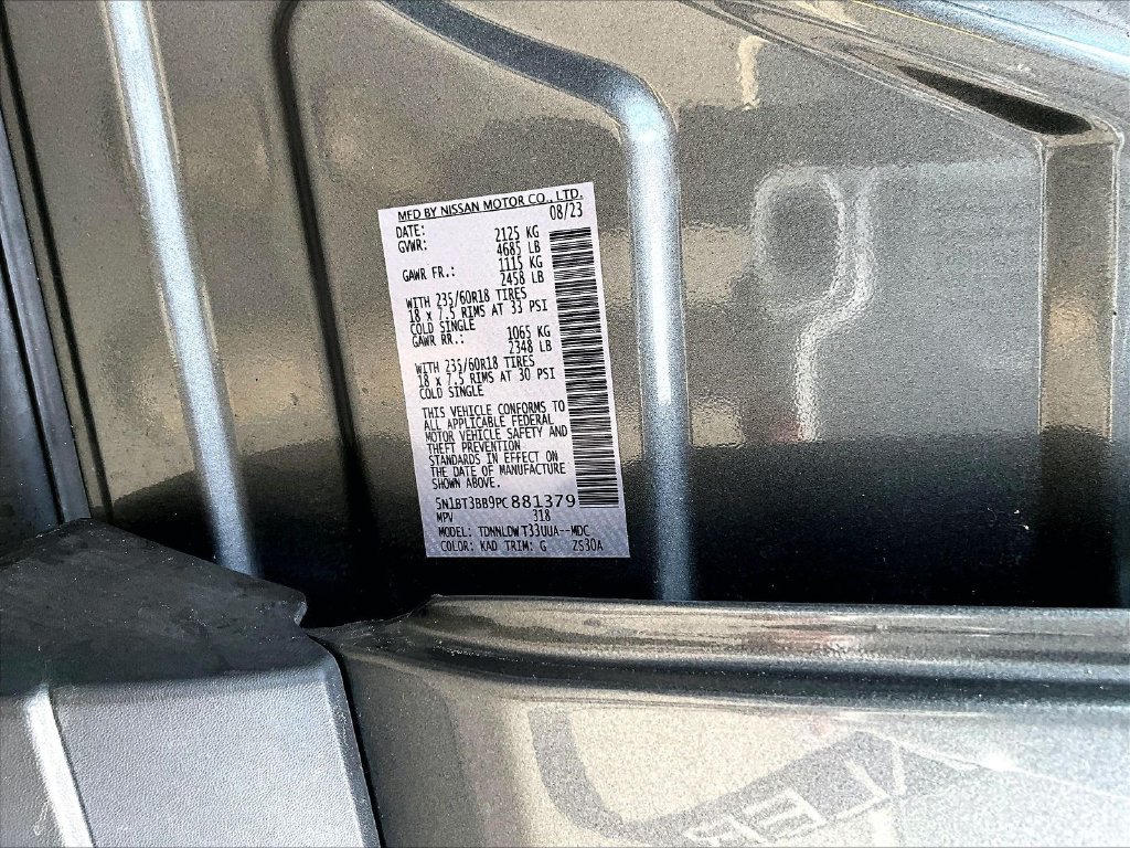 Used 2023 Gray Nissan SV image 8