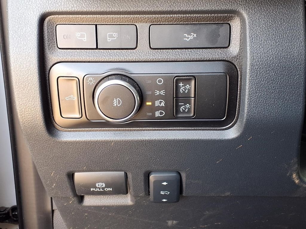 Used 2024 White Ford Lariat image 24