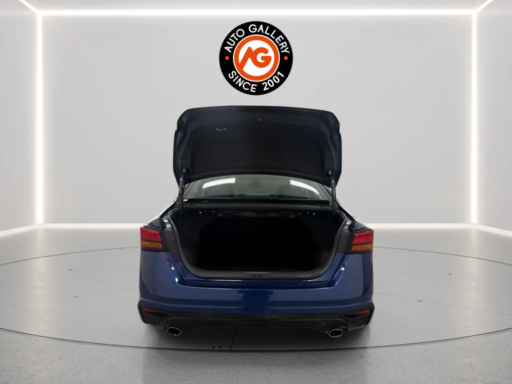 Used 2024 Blue Nissan 2.5 SR image 28