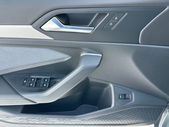 2025 Volkswagen Jetta SE - Photo 17