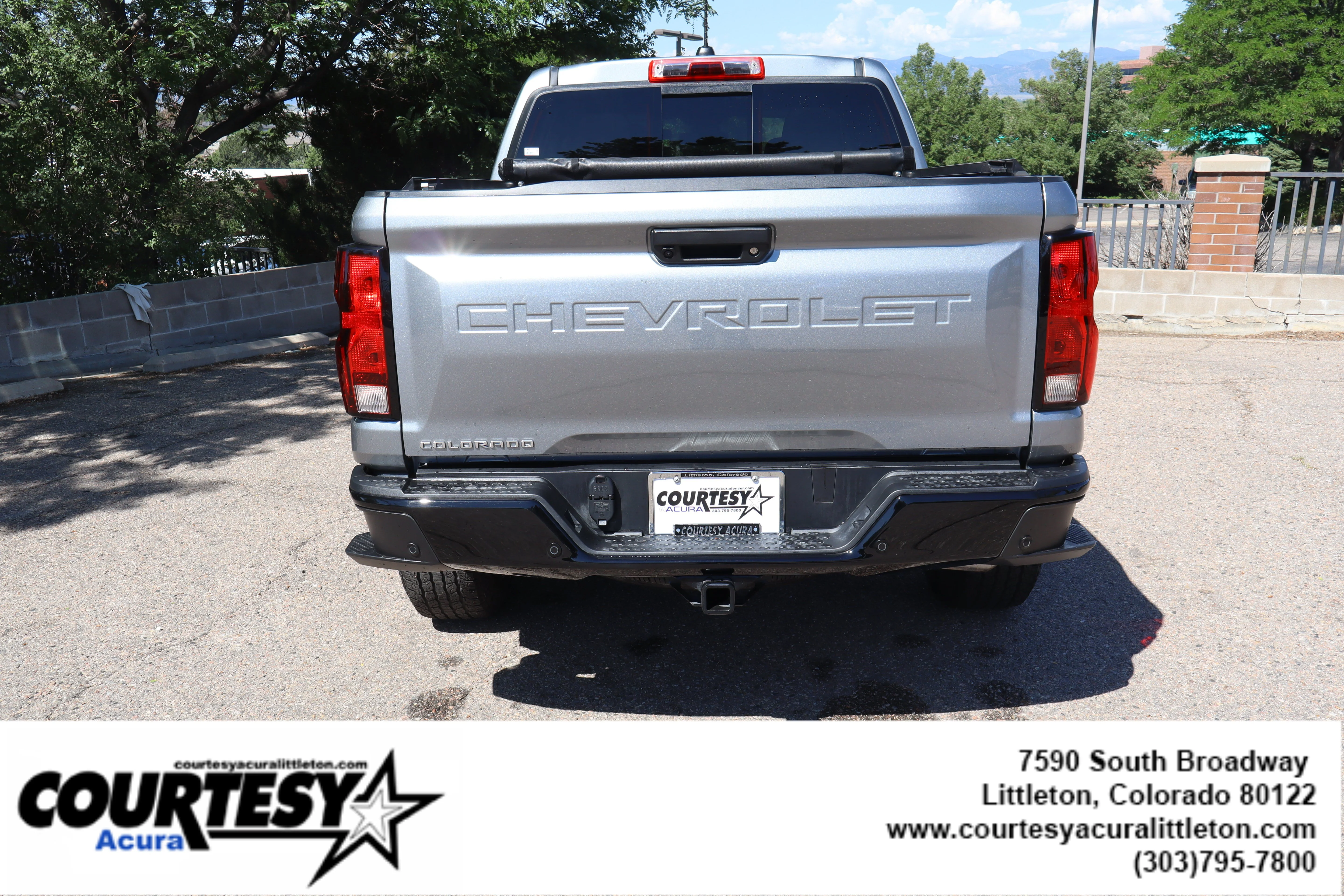 Used 2024 Sterling Gray Metallic Chevrolet 4WD Trail Boss image 5