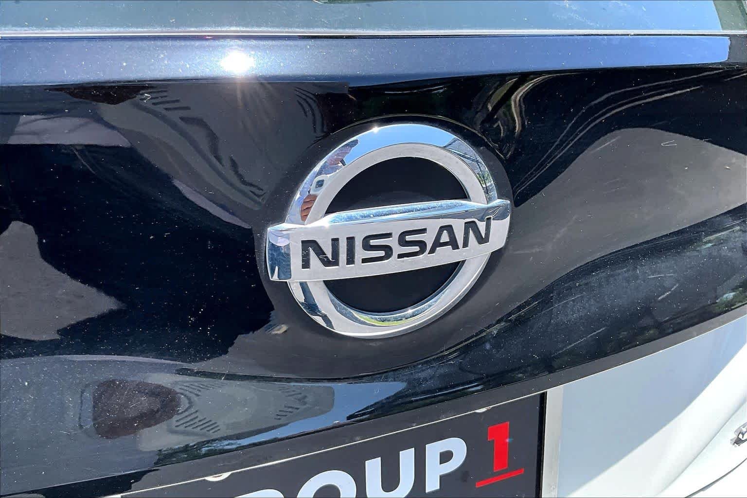 Used 2019 Pearl White Tricoat Nissan SV image 30
