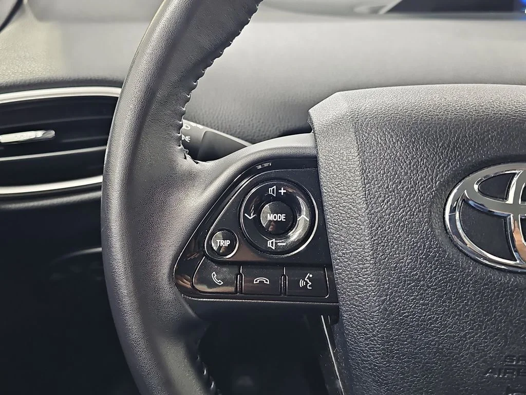 Used 2020 Silver Toyota XLE image 19