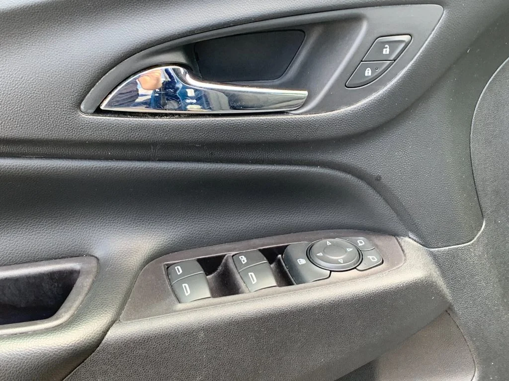 Used 2020 Blue Chevrolet LT image 13