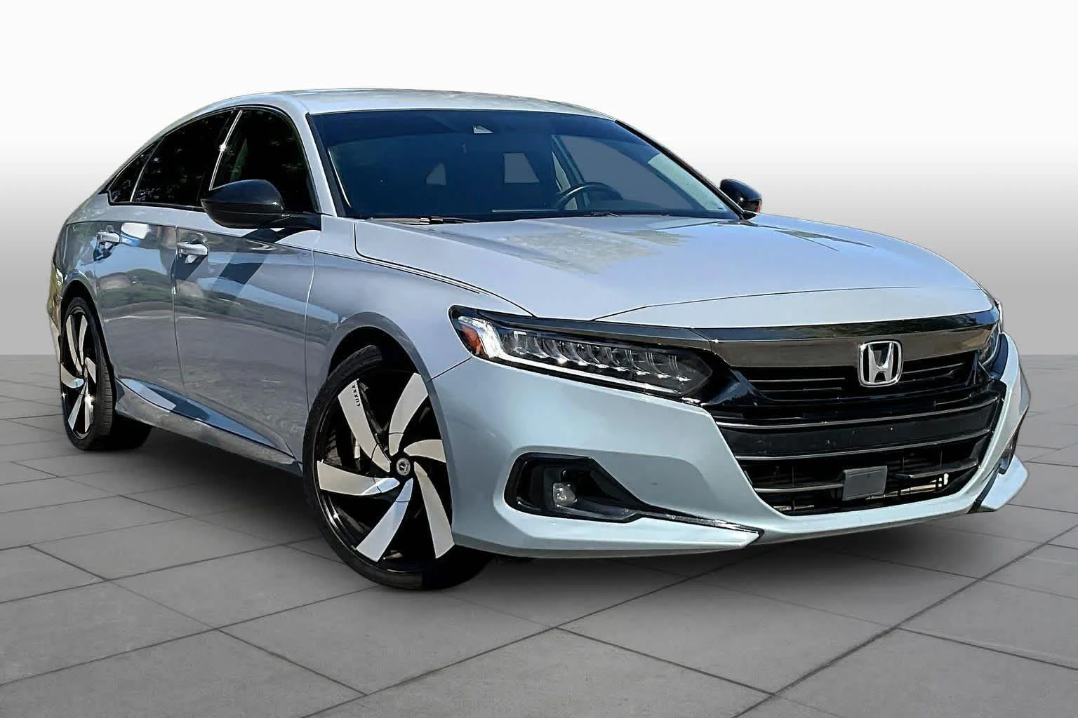 Used 2022 Sonic Gray Pearl Honda Sport SE image 3