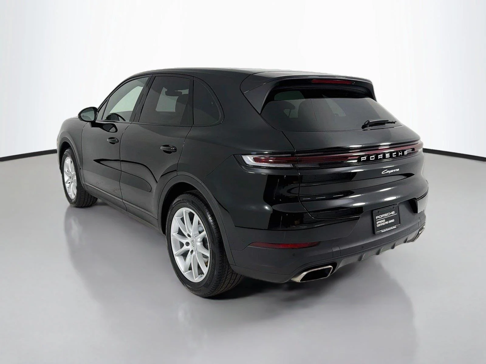 Certified Used 2024  Porsche  image 3