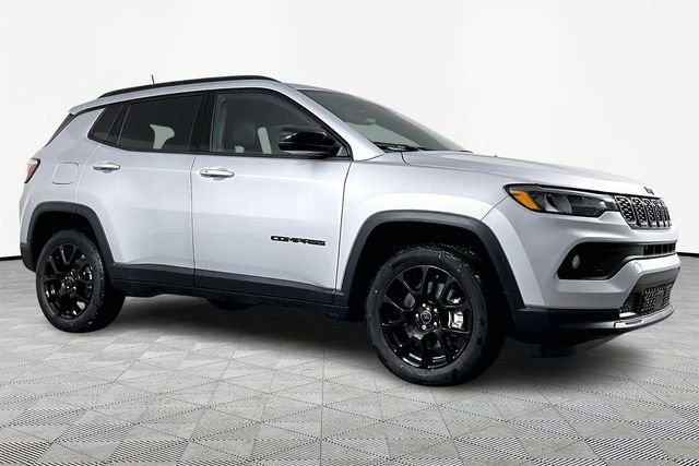 New 2026 Silver Zynith Metallic Clear-Coat Exterior Paint Jeep Latitude image 3