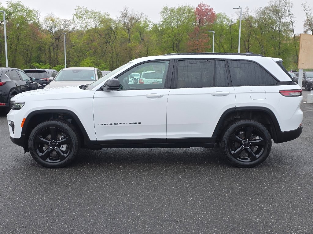Certified Used 2025 Bright White Clear Coat Jeep Limited image 12