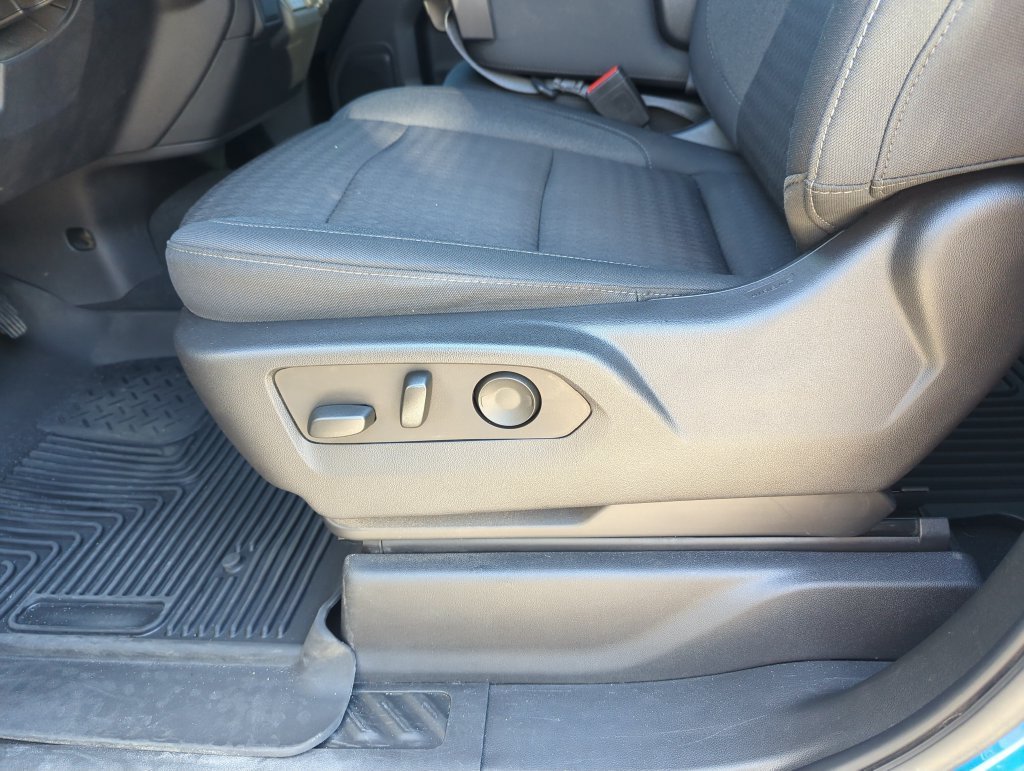 Used 2022 Blue Chevrolet Custom image 12