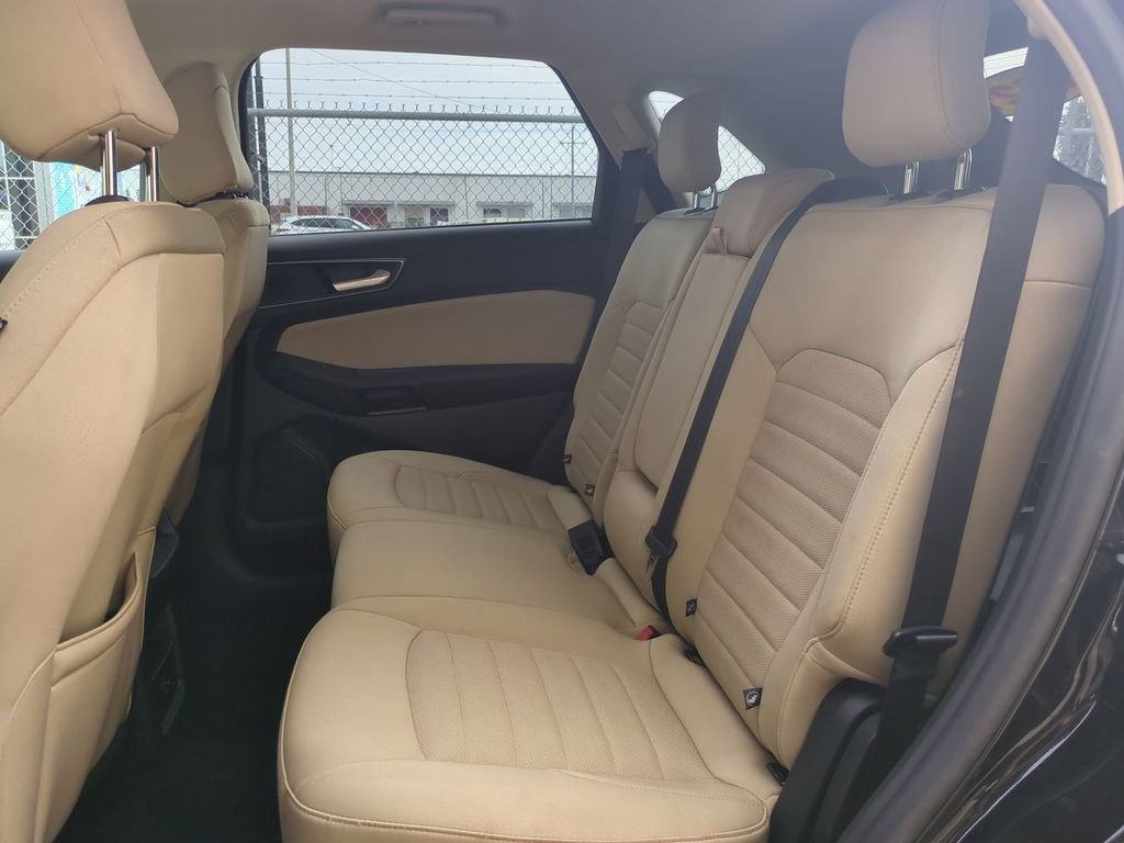 2021 Ford Edge SE - Photo 15