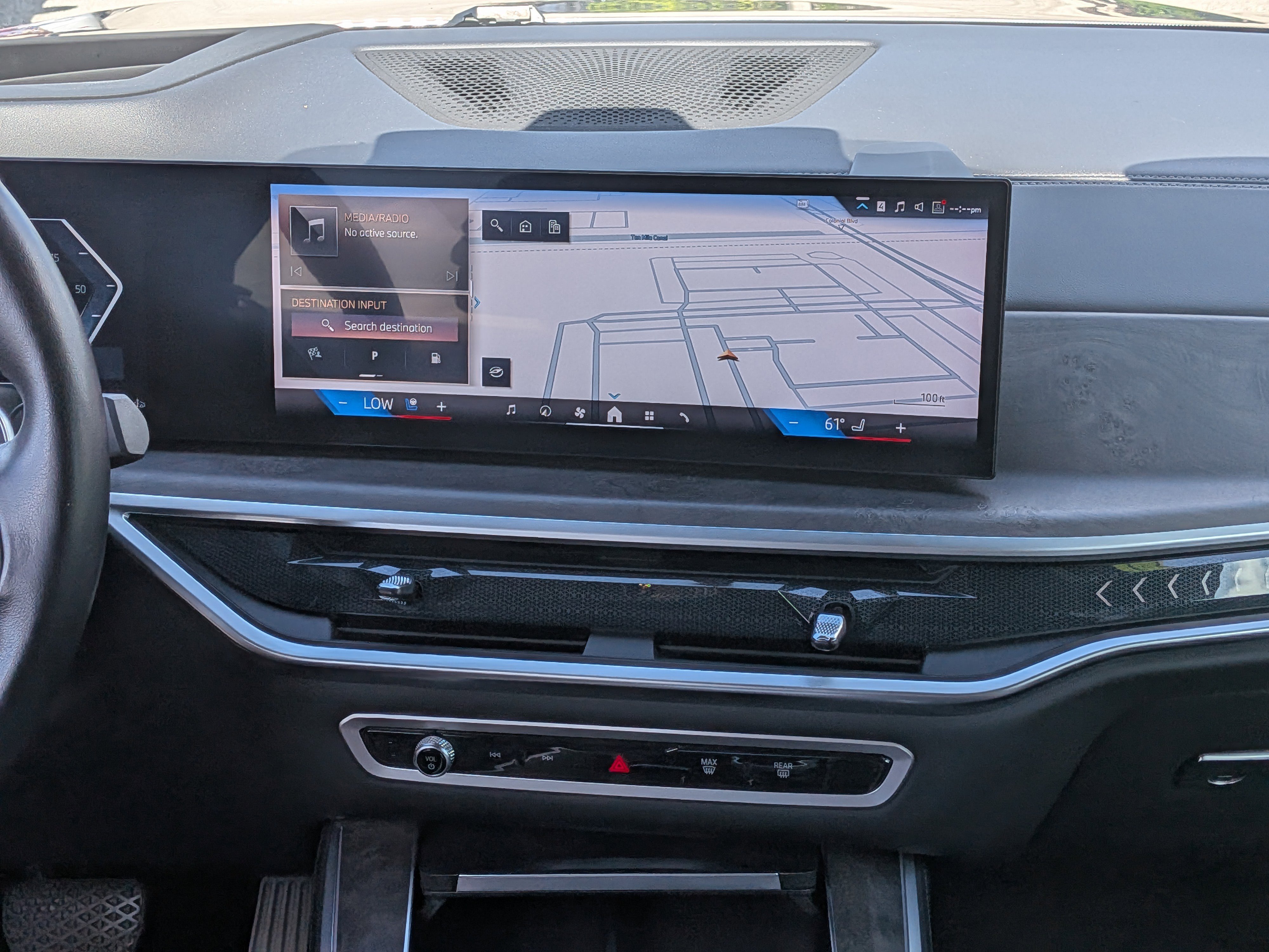 Used 2024 Skyscraper Gray Metallic BMW xDrive40i image 21