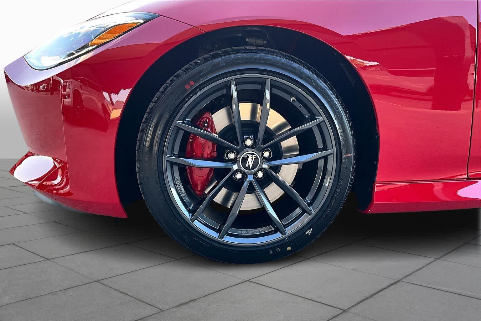New 2026 Solid Red / Super Black Two-tone Nissan Performance image 9