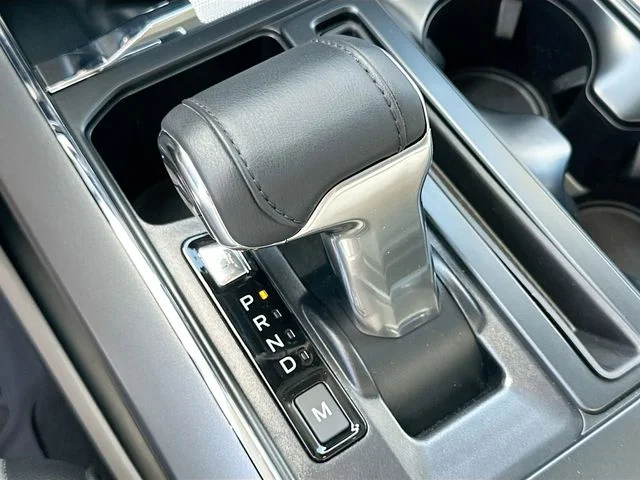 Used 2025 Silver Ford Lariat image 17