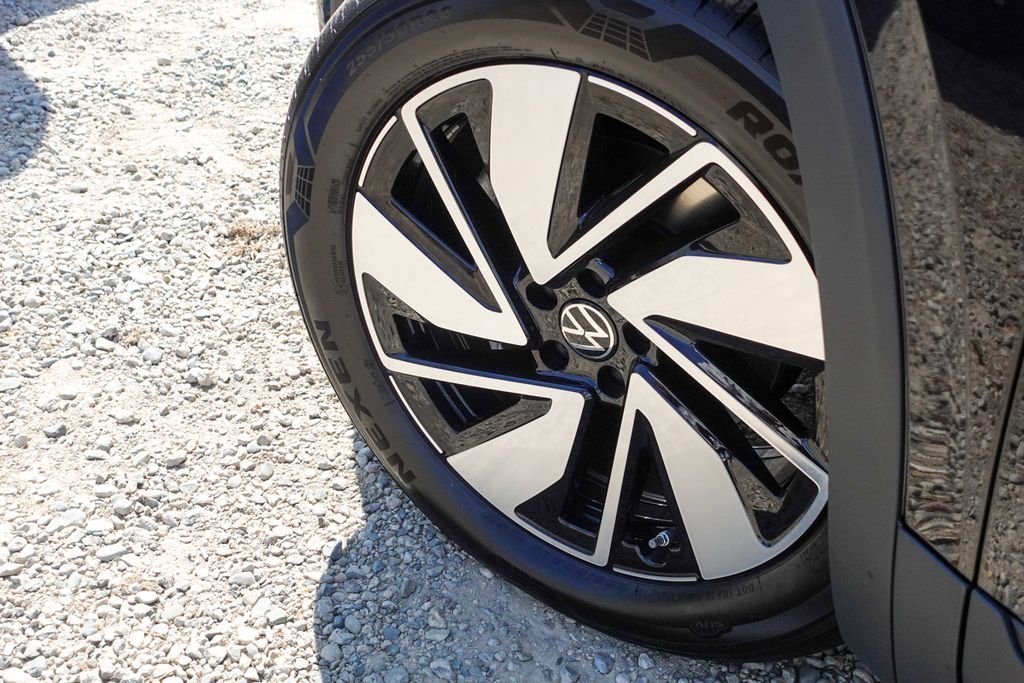 2026 Volkswagen Atlas SE w/Tech - Photo 10