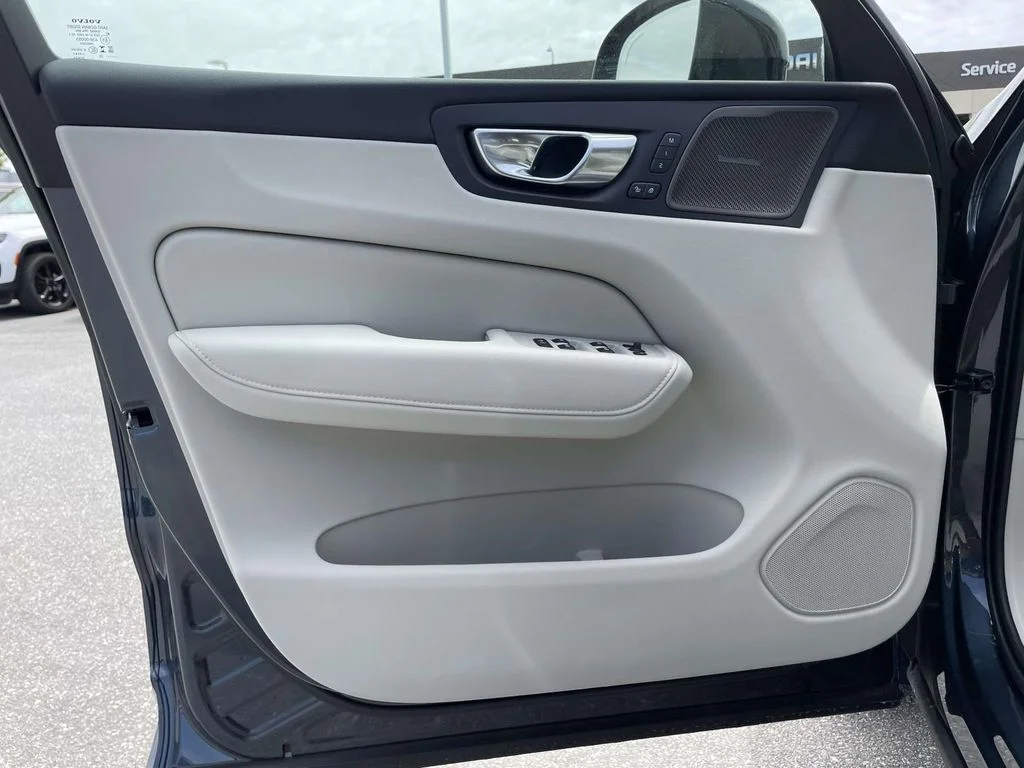 New 2026 Denim Blue Metallic Volvo Ultra image 5