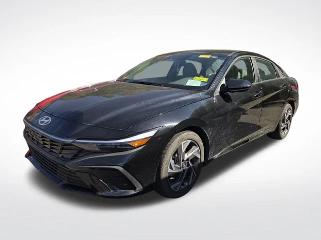 Used 2025 Black Hyundai SEL Sport image 1