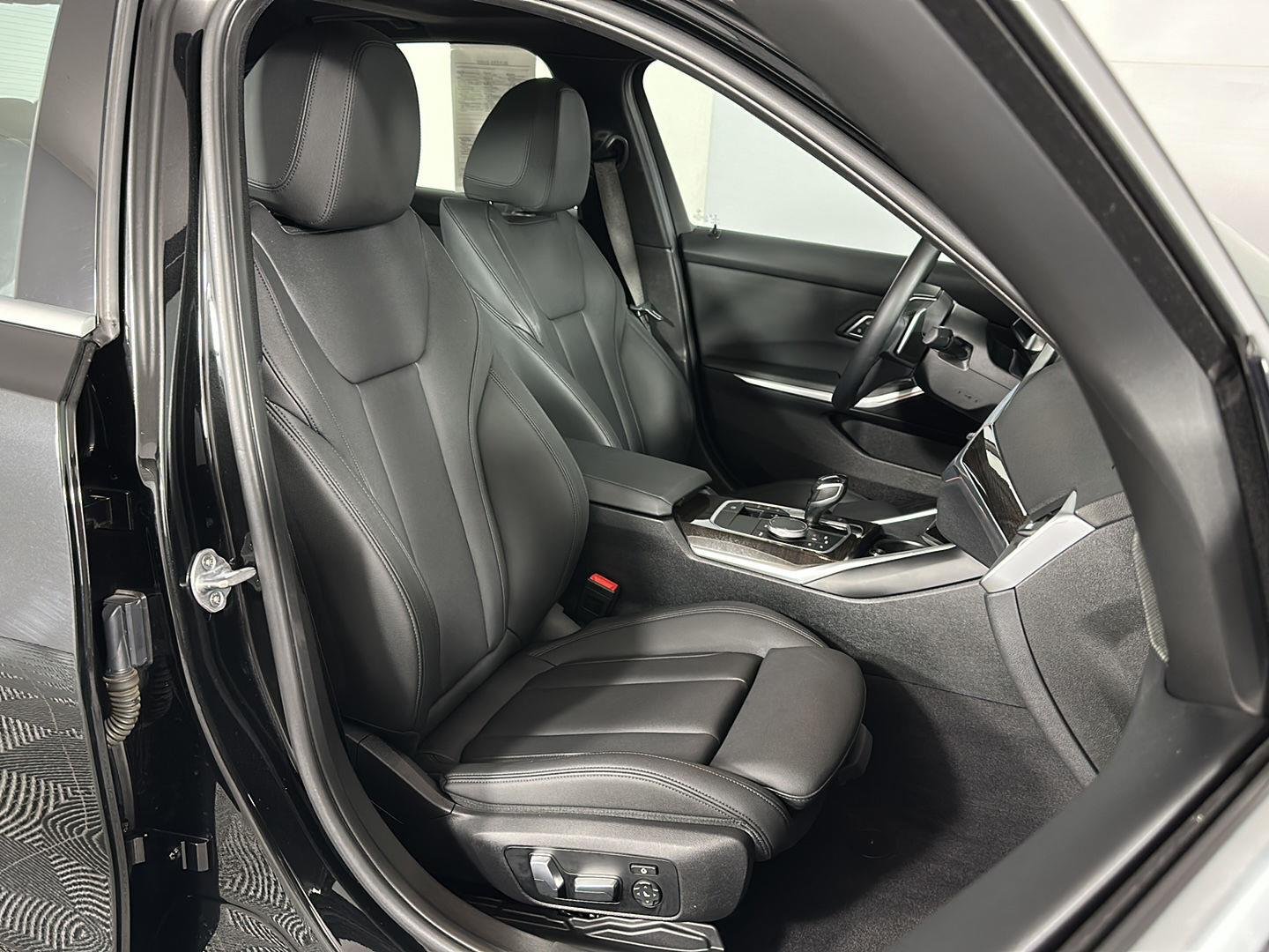Used 2020 Black Sapphire Metallic BMW 330i xDrive image 2