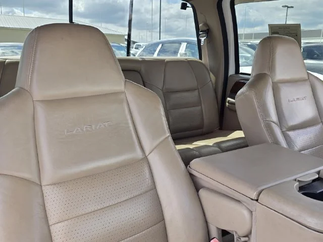 Used 2003  Ford Lariat image 26