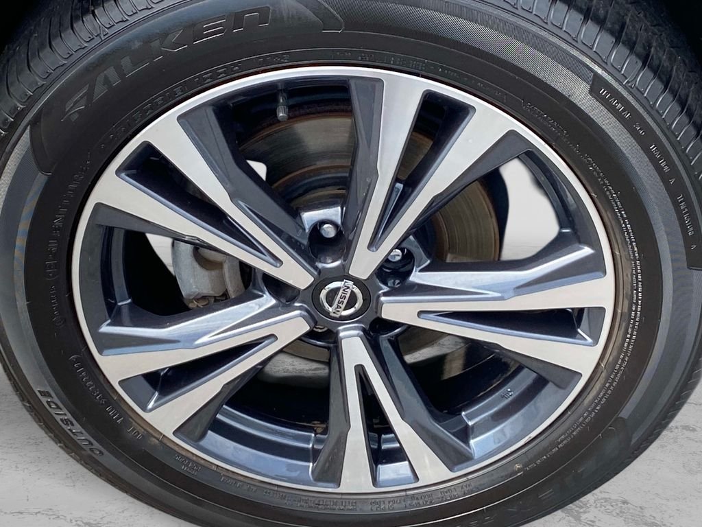 Used 2020 Silver Nissan SV image 29