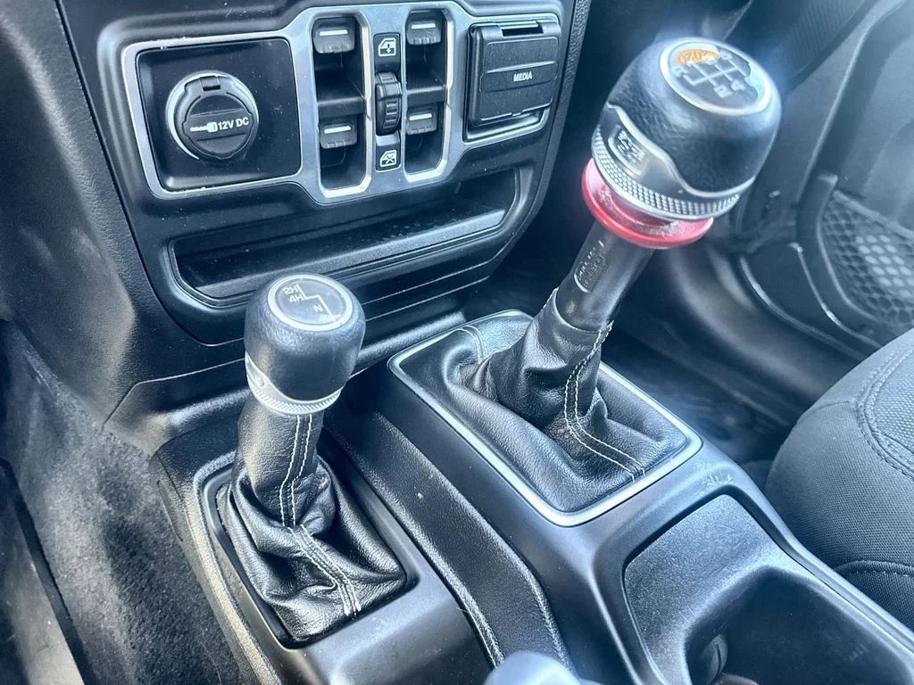 Used 2020 Gray Jeep Unlimited Sahara image 19
