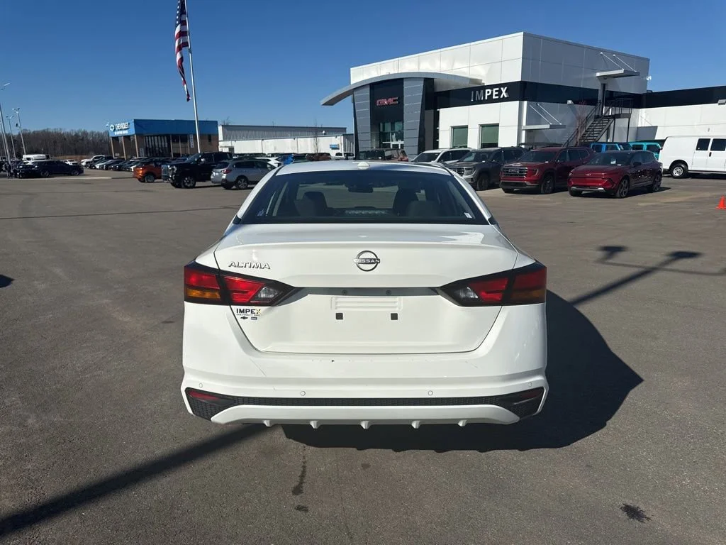 Used 2025 White Nissan SV image 4