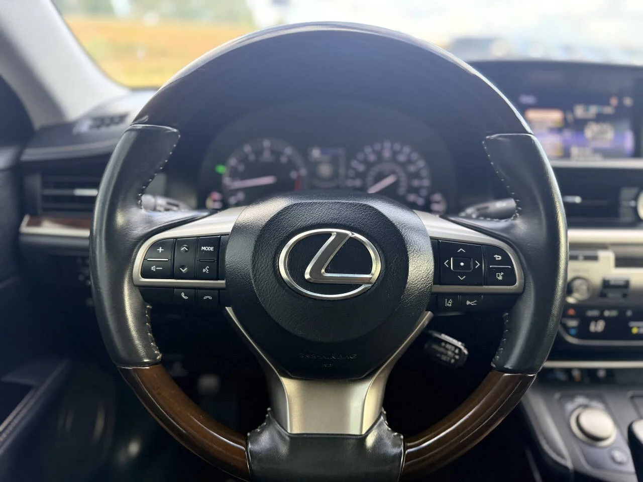 Used 2017 Silver Lexus Base 4dr Sedan image 17