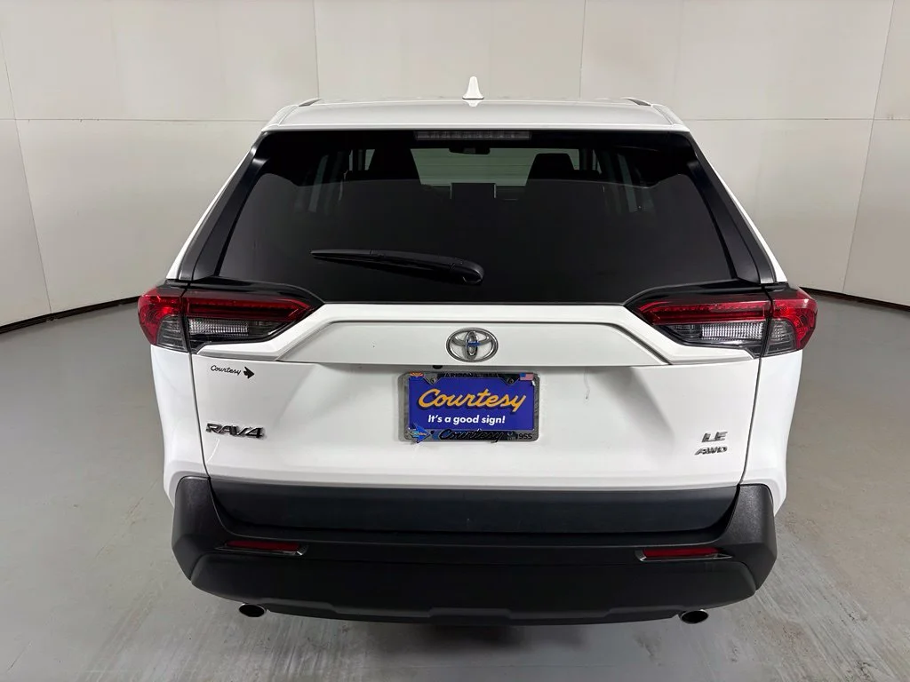 Used 2025 White Toyota LE image 7