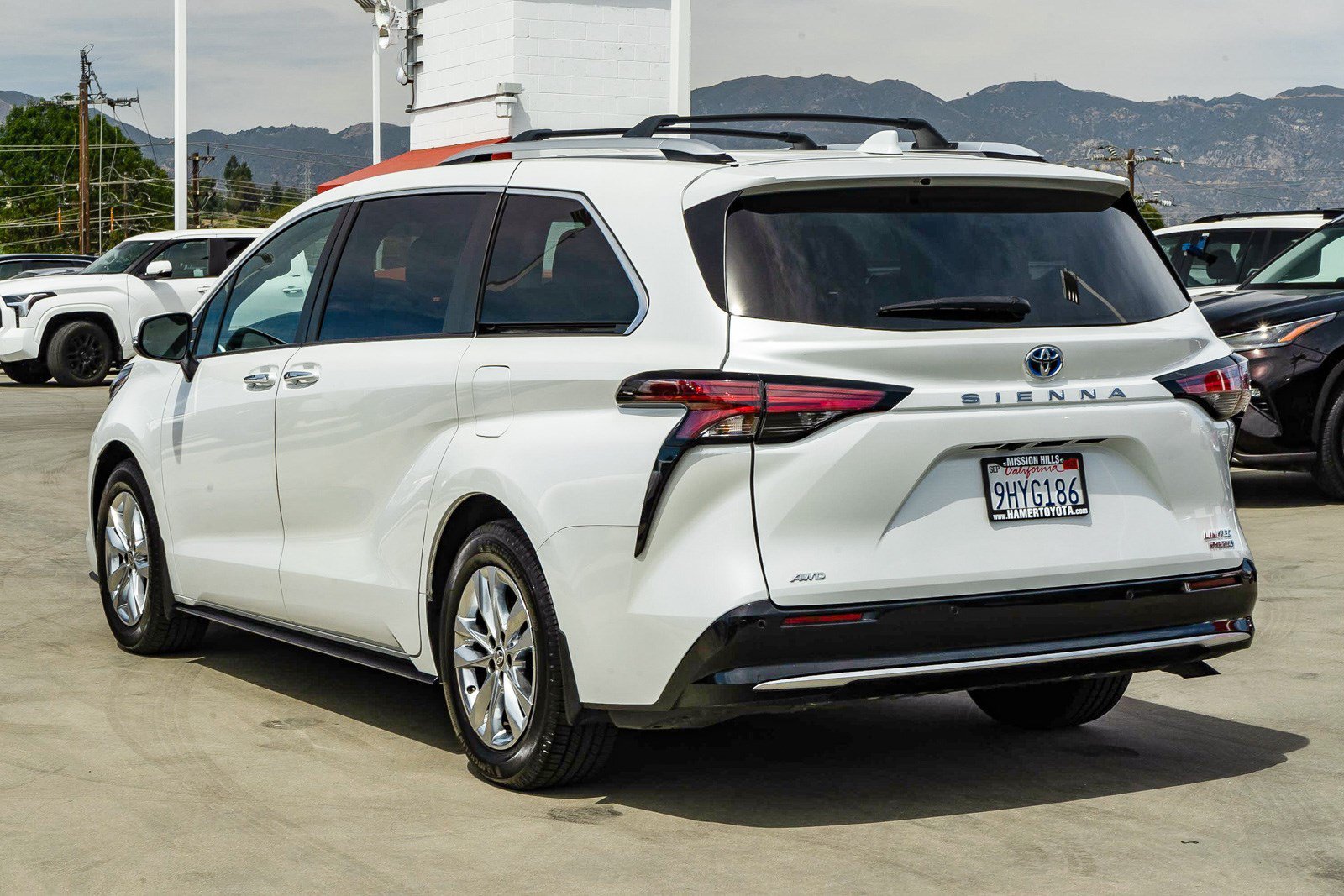 Certified Used 2023 Wind Chill Pearl Toyota Limited image 4
