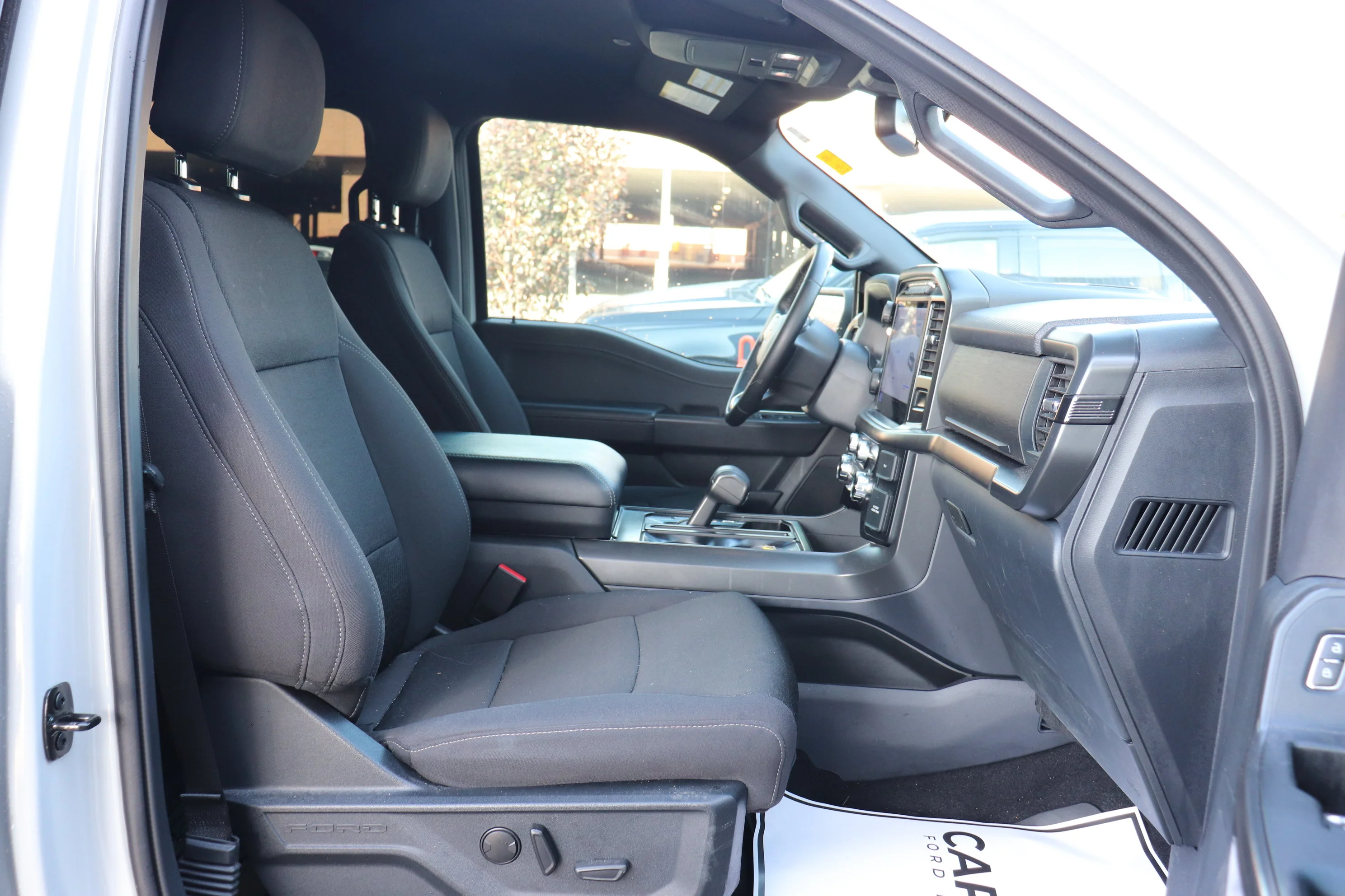 Used 2024  Ford XLT 4WD SuperCrew 5.5