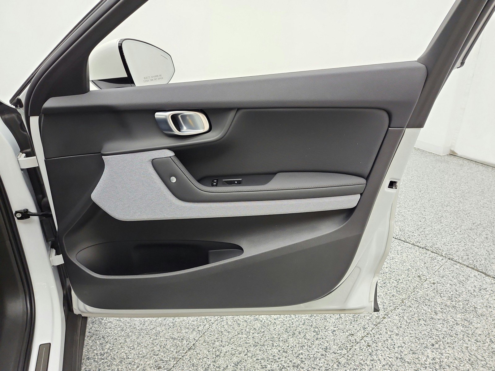 Used 2023 Snow Metallic Polestar Performance Plus image 21