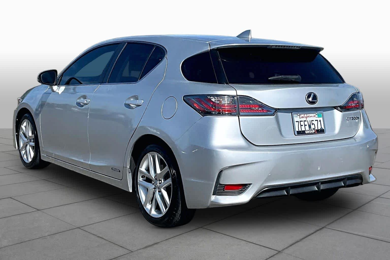 Used 2014 Silver Lining Metallic Lexus Hybrid image 11